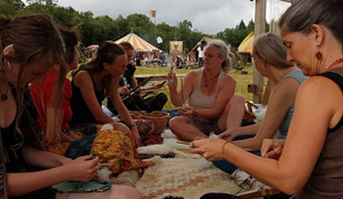 'Spin and Weave Workshop' at Buddhafield Festival 